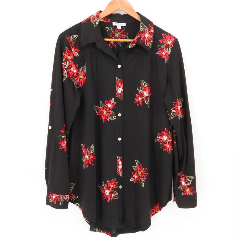 Rose and Everly Embroidered Floral Button Shirt Womens Roll Tab Sleeve Size M‎